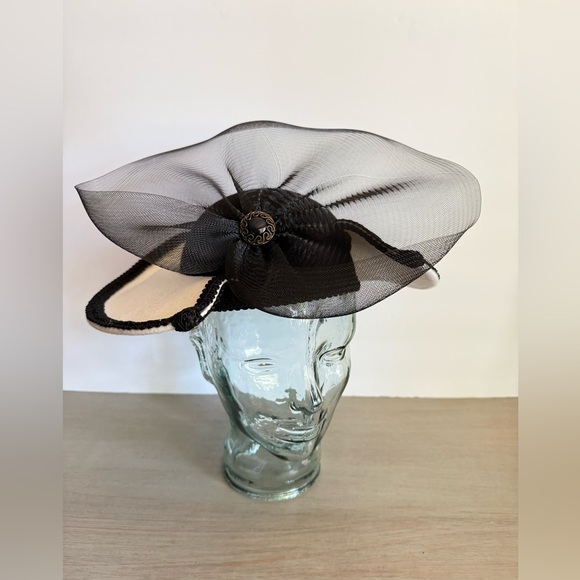 VTG 1950s Black‎ White Wool Felt Sculptural Cocktail Hat Fascinator Derby Church